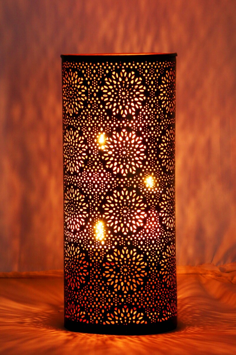Amelle Oriental Lantern, Black box